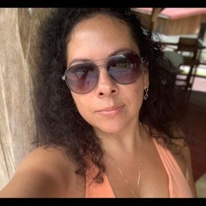 Meet your Posher, Elsie